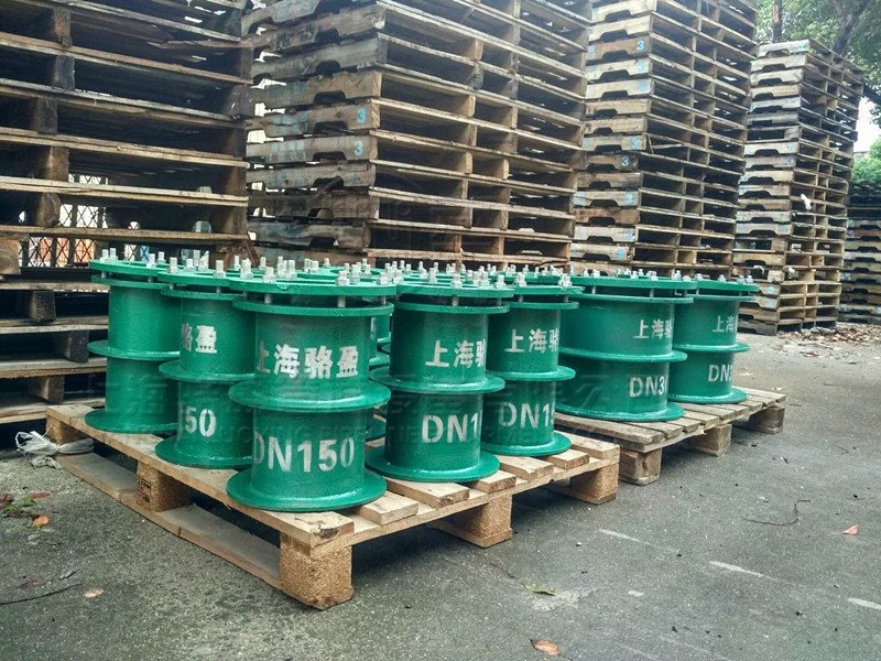 <a href=http://www.www.skhua.com target=_blank class=infotextkey>柔性防水套管</a>防水層被破壞的原因